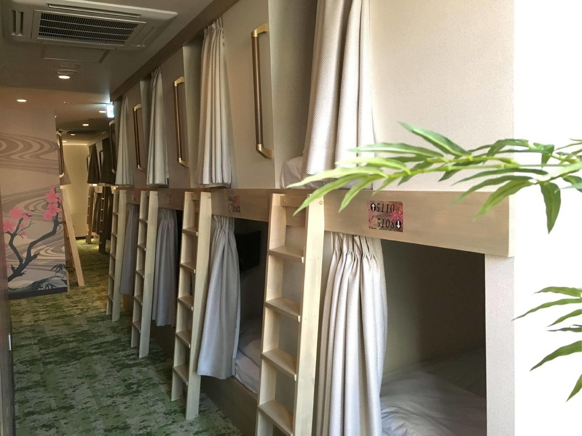 טוקיו Ueno Station Hostel Oriental 1 Male Only מראה חיצוני תמונה
